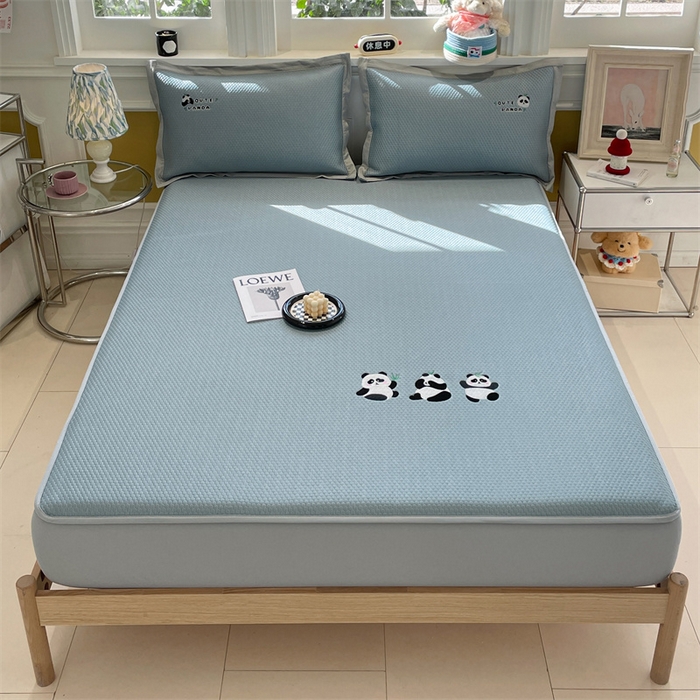 91家纺网 家纺一手货源 找家纺 启程家纺 2025新款凉豆豆复合三明治刺绣款凉席席子-床笠款 熊猫-蓝-床笠款