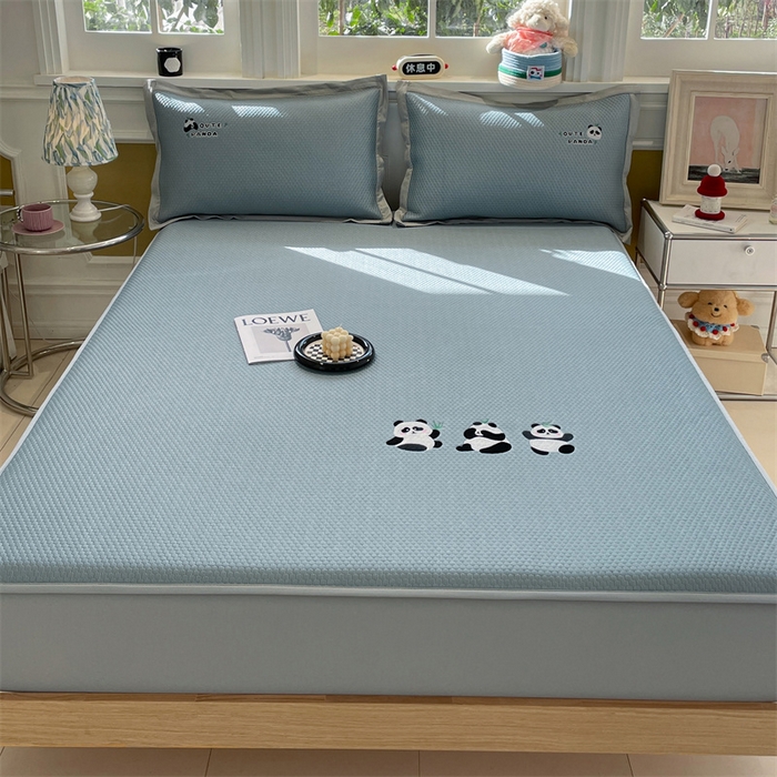 91家纺网 家纺一手货源 找家纺 启程家纺 2025新款凉豆豆复合三明治刺绣款凉席席子-床笠款 熊猫-蓝-床笠款