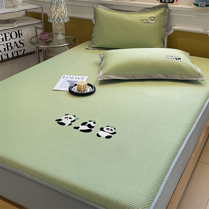 91家纺网 家纺一手货源 找家纺 启程家纺 2025新款凉豆豆复合三明治刺绣款凉席席子-床笠款 熊猫-绿-床笠款