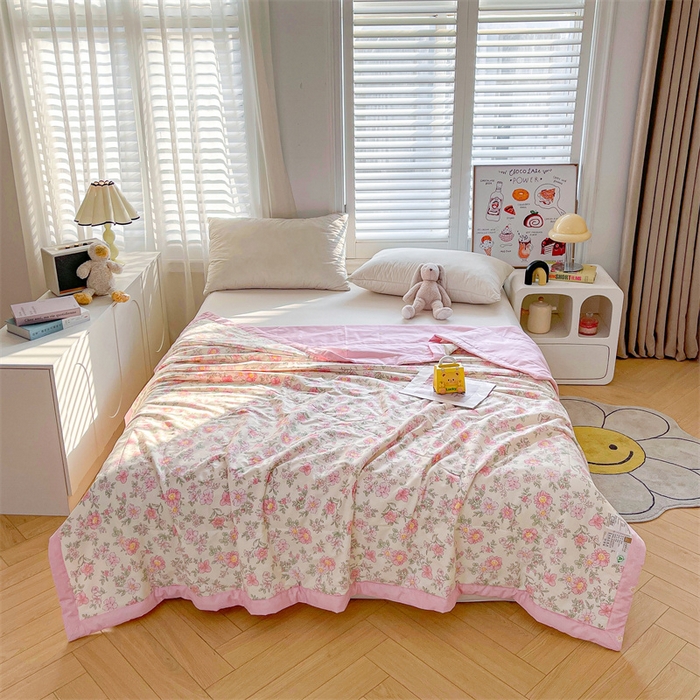 91家纺网 家纺一手货源 找家纺 小石头家纺 2025新款A类小清新纯棉印花夏被 粉黛佳人