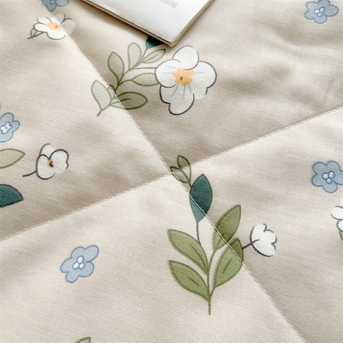 91家纺网 家纺一手货源 找家纺 小石头家纺 2025新款A类小清新纯棉印花夏被 艾薇尔