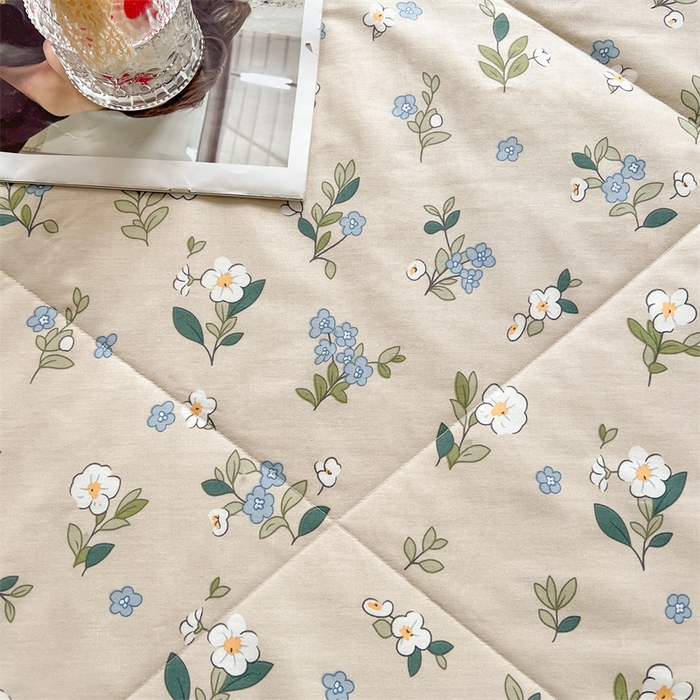 91家纺网 家纺一手货源 找家纺 小石头家纺 2025新款A类小清新纯棉印花夏被 艾薇尔