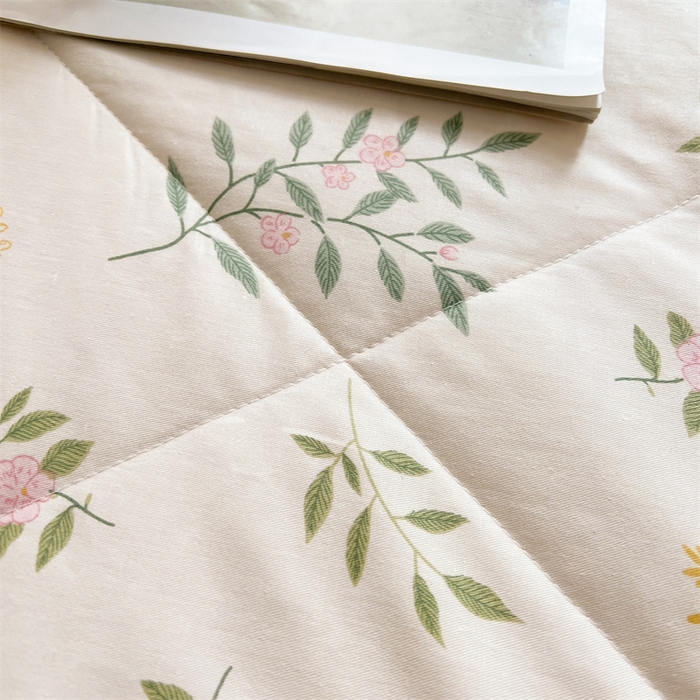 91家纺网 家纺一手货源 找家纺 小石头家纺 2025新款A类小清新纯棉印花夏被 碧叶粉黛