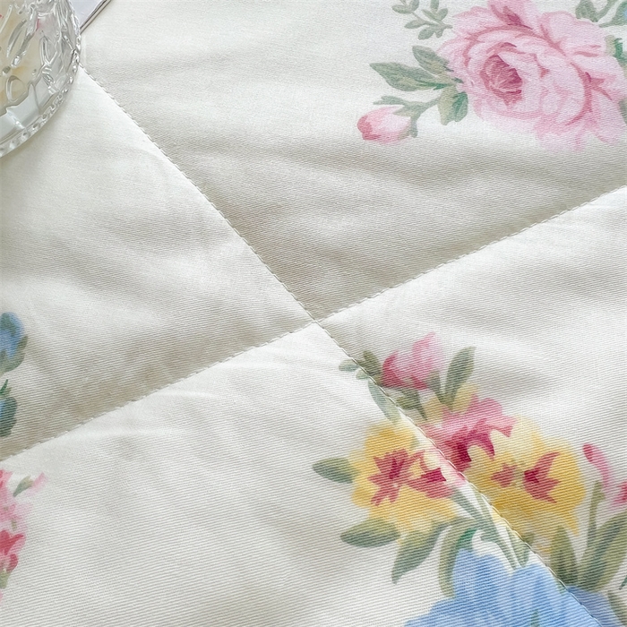 91家纺网 家纺一手货源 找家纺 小石头家纺 2025新款A类小清新纯棉印花夏被 花间集-米