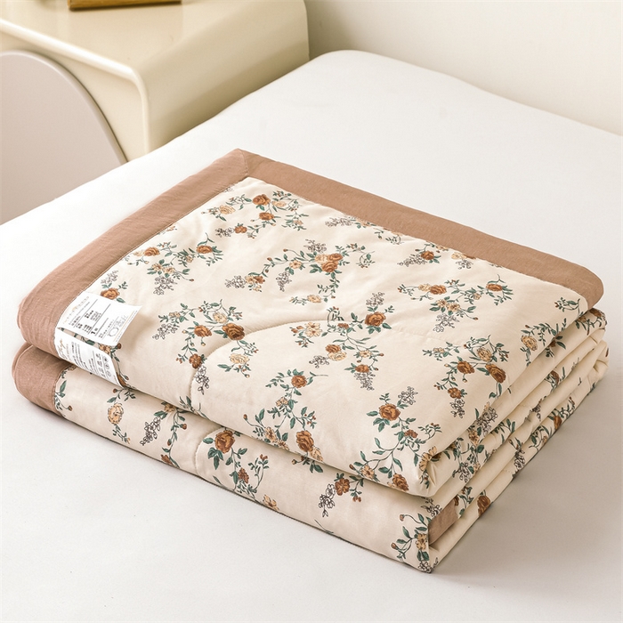 91家纺网 家纺一手货源 找家纺 小石头家纺 2025新款A类小清新纯棉印花夏被 花涧艺-咖