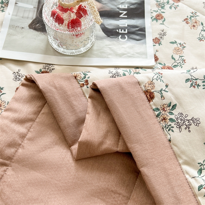 91家纺网 家纺一手货源 找家纺 小石头家纺 2025新款A类小清新纯棉印花夏被 花涧艺-咖