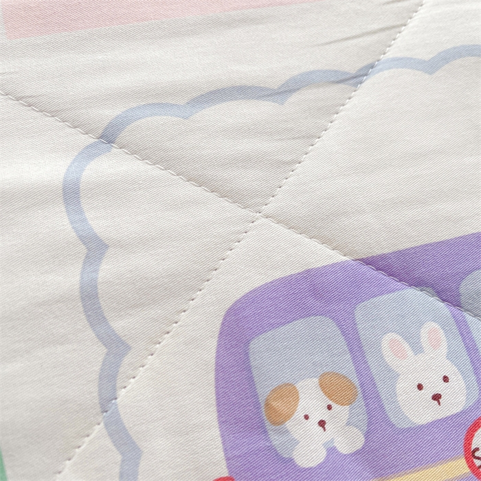 91家纺网 家纺一手货源 找家纺 小石头家纺 2025新款A类小清新纯棉印花夏被 快乐时光