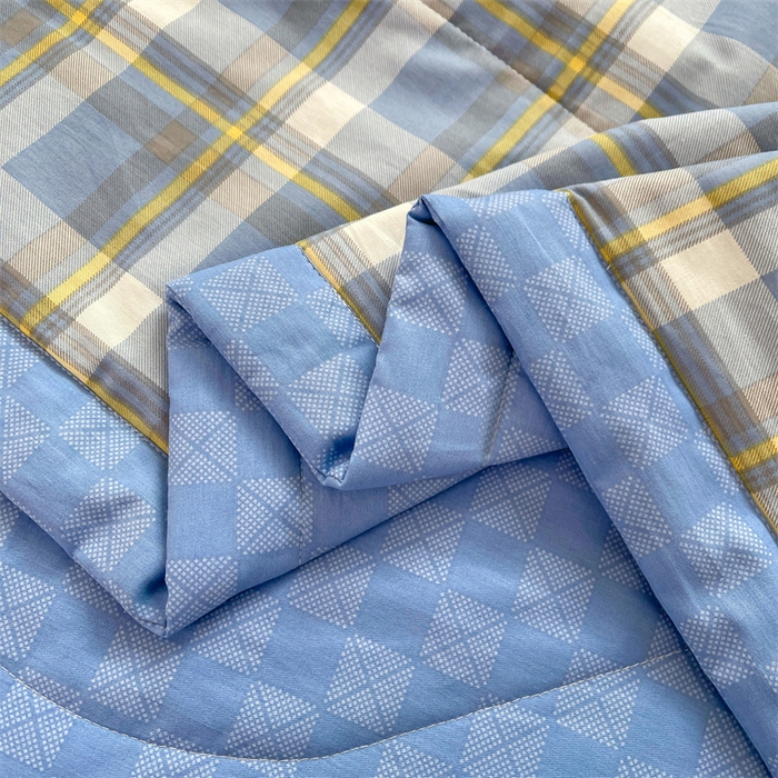 91家纺网 家纺一手货源 找家纺 小石头家纺 2025新款A类小清新纯棉印花夏被 蓝调格韵