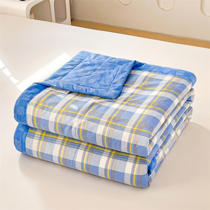 91家纺网 家纺一手货源 找家纺 小石头家纺 2025新款A类小清新纯棉印花夏被 蓝调格韵