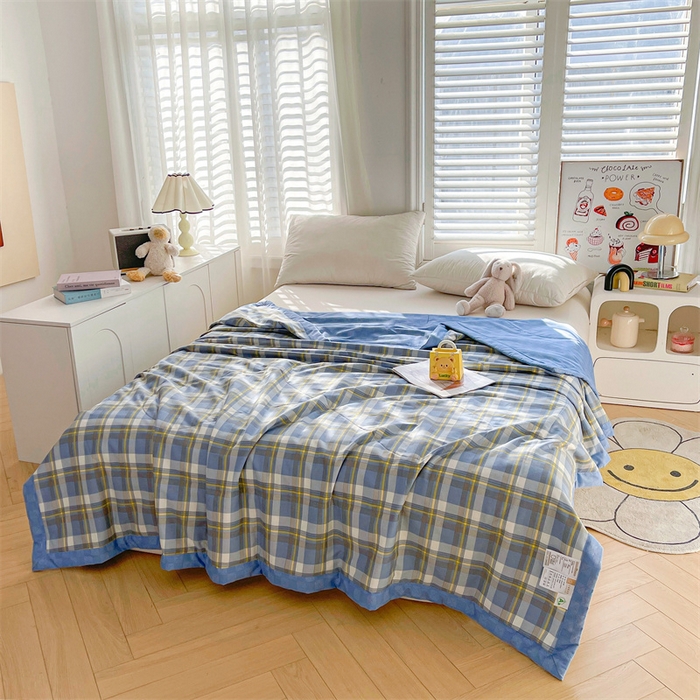 91家纺网 家纺一手货源 找家纺 小石头家纺 2025新款A类小清新纯棉印花夏被 蓝调格韵