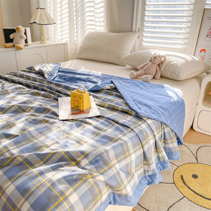 91家纺网 家纺一手货源 找家纺 小石头家纺 2025新款A类小清新纯棉印花夏被 蓝调格韵