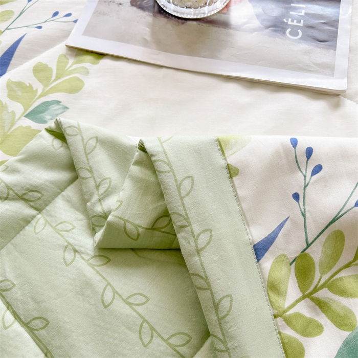 91家纺网 家纺一手货源 找家纺 小石头家纺 2025新款A类小清新纯棉印花夏被 叶语菲菲