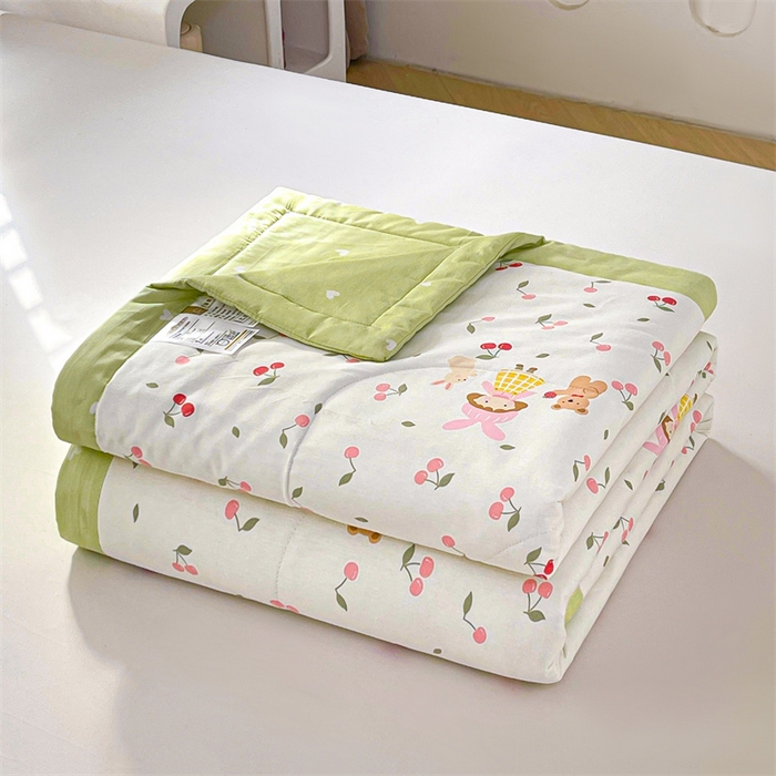 91家纺网 家纺一手货源 找家纺 小石头家纺 2025新款A类小清新纯棉印花夏被 樱桃女孩