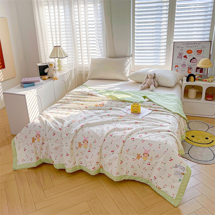 91家纺网 家纺一手货源 找家纺 小石头家纺 2025新款A类小清新纯棉印花夏被 樱桃女孩