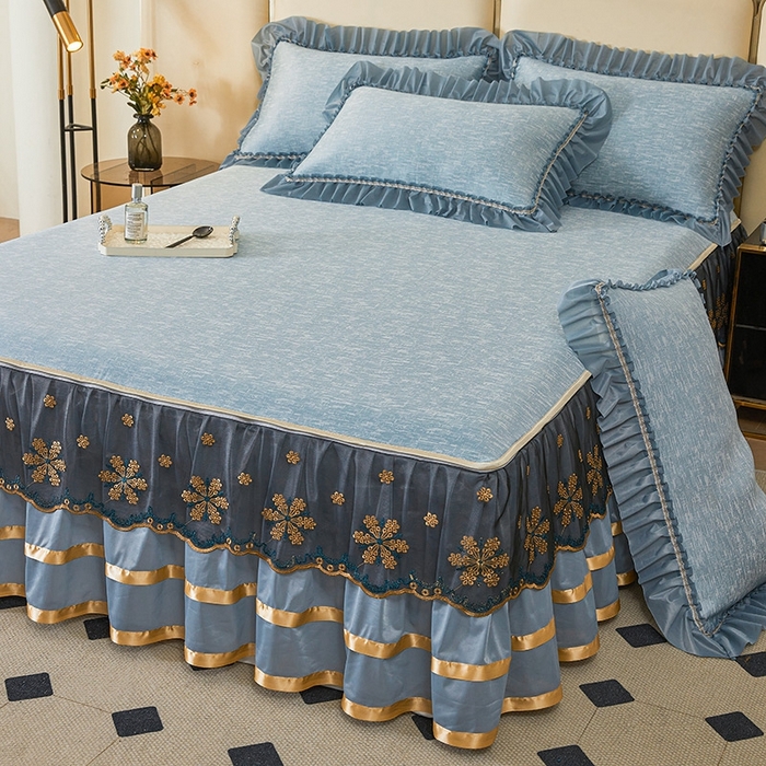 91家纺网 家纺一手货源 找家纺 情恒家纺   2025新款提花PE海洋丝可脱卸床裙席三件套 迷雾森林 雾蓝