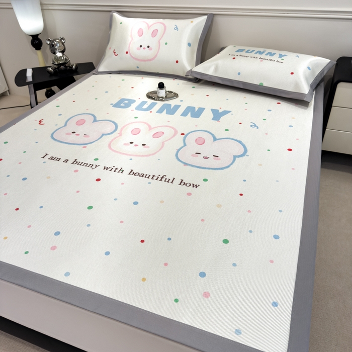 91家纺网 家纺一手货源 找家纺 倾慕  2025新款数码大版时尚卡通风冰藤席 BUNNY兔