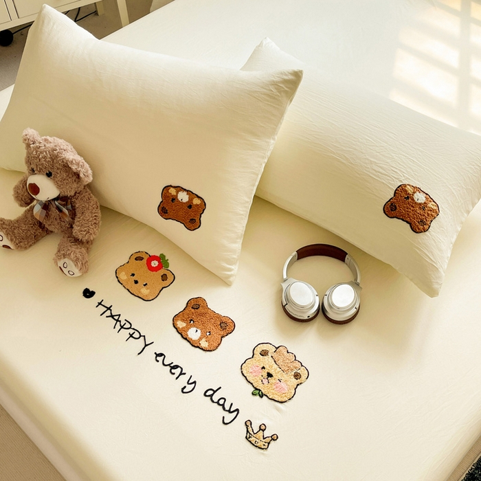 91家纺网 家纺一手货源 找家纺 海岛哥哥 2025春夏新款卡通毛巾绣床笠 三只小熊-黄