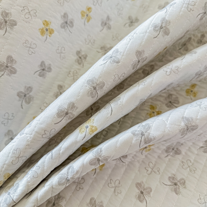 91家纺网 家纺一手货源 找家纺 橘夏家纺2025爆款棉感珍珠绸印花床盖三件套 花非花--雅韵灰