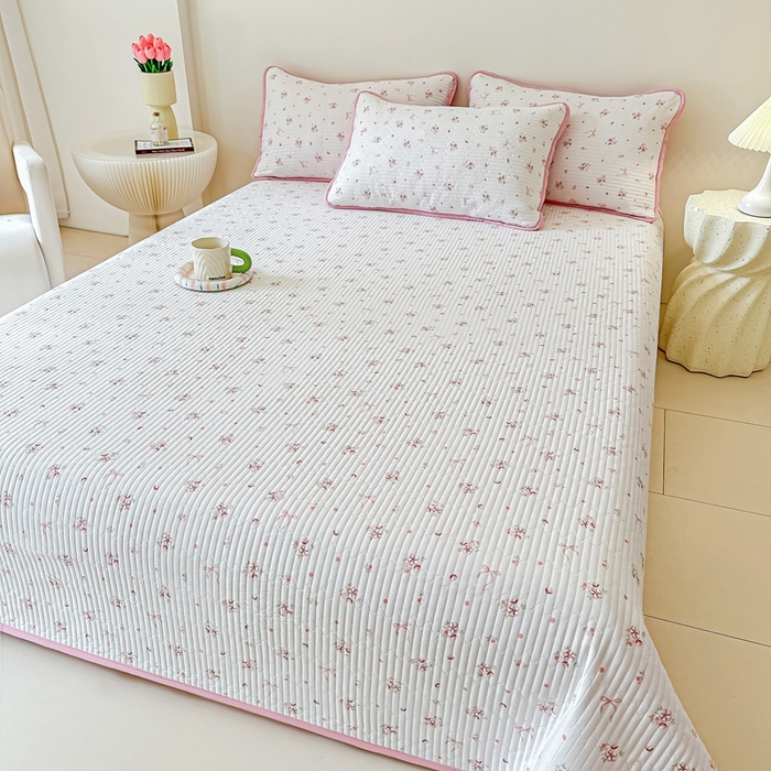 91家纺网 家纺一手货源 找家纺 橘夏家纺2025爆款棉感珍珠绸印花床盖三件套 木棉蝶花--粉玉