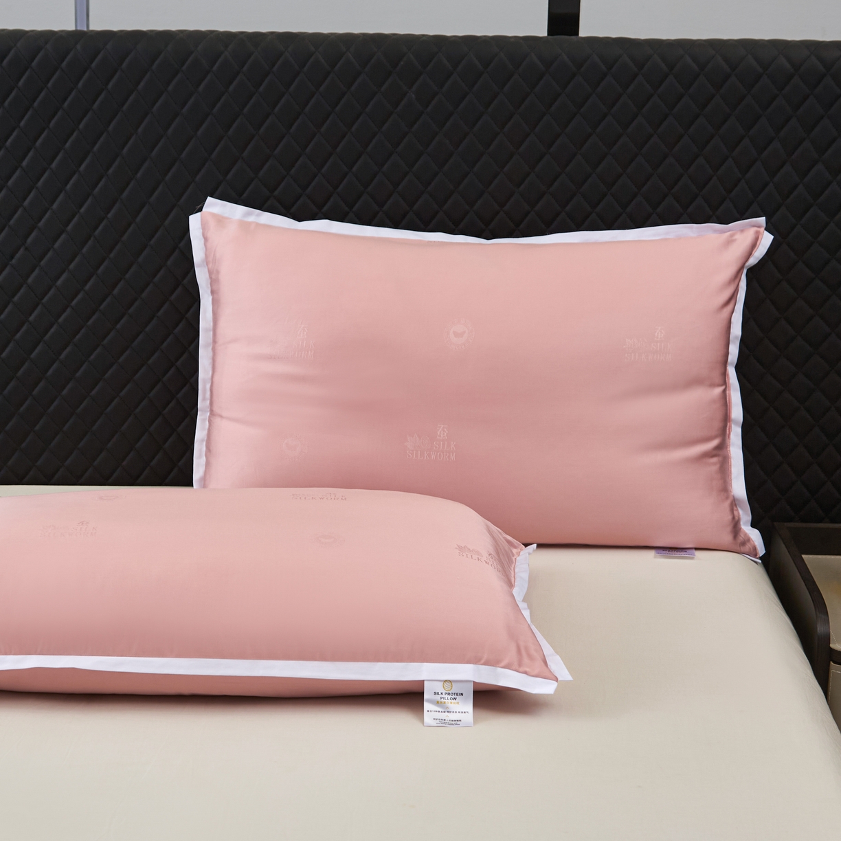 91家纺网 家纺一手货源 找家纺 梵希良品 2025新款超柔蚕丝蛋白枕头枕芯 粉色48x74cm中枕