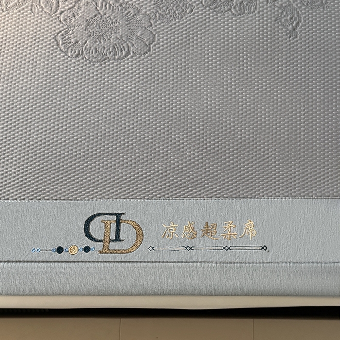 91家纺网 家纺一手货源 找家纺 怡源梦家纺2025新款冰豆豆凉席三件套-巴黎世家系列 巴黎世家 灰色