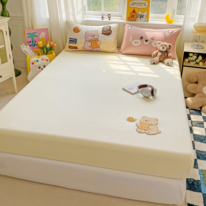 91家纺网 家纺一手货源 找家纺 海岛哥哥 2025春夏新款大版枕套毛巾绣床笠 大版小熊饼干