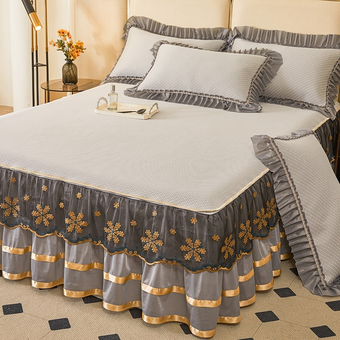 91家纺网 家纺一手货源 找家纺 情恒家纺   2025新款提花PE海洋丝可脱卸床裙席三件套 阡陌 星灰