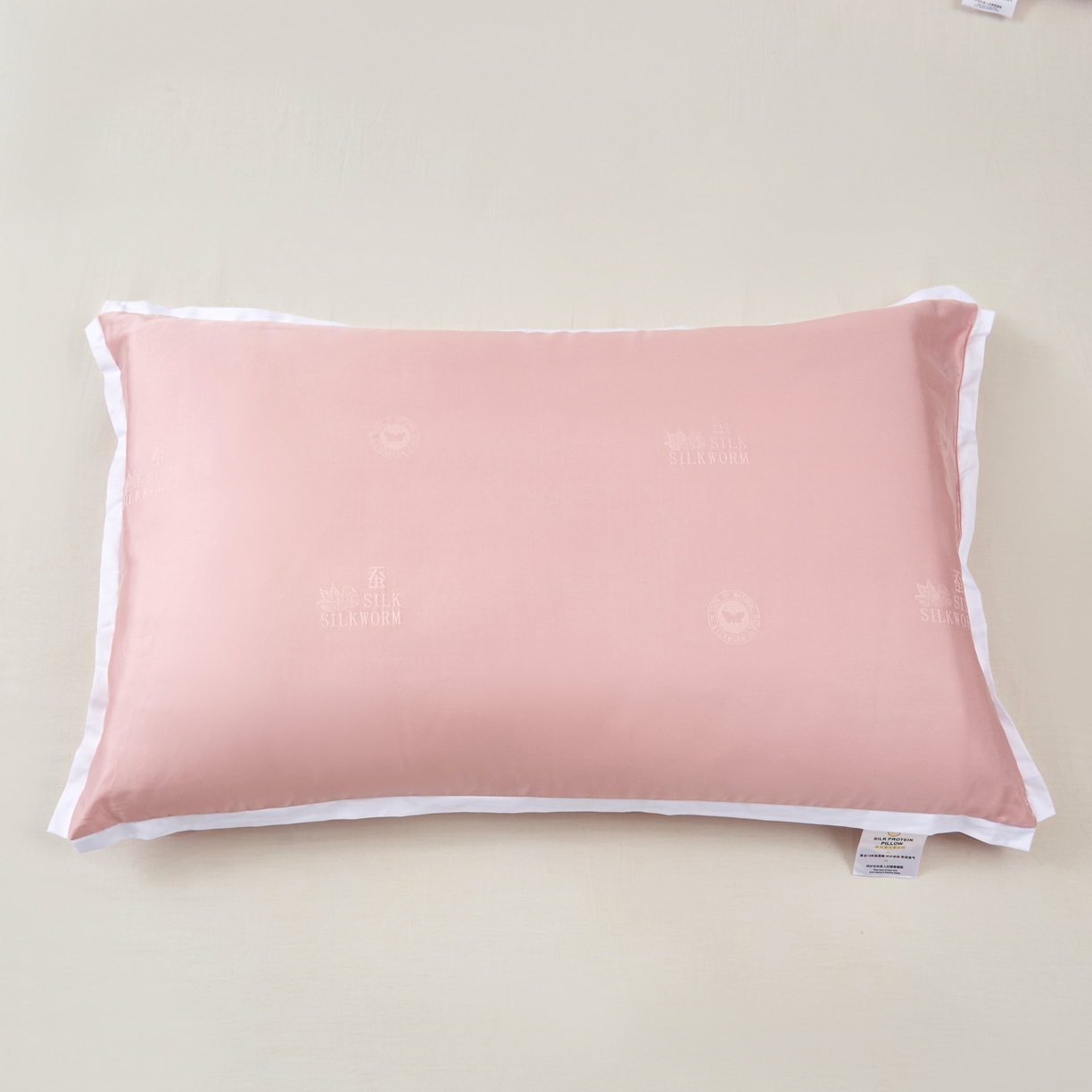 91家纺网 家纺一手货源 找家纺 梵希良品 2025新款超柔蚕丝蛋白枕头枕芯 粉色48x74cm低枕