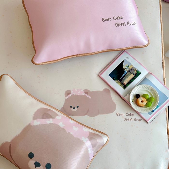 91家纺网 家纺一手货源 找家纺 如一2025A类ins大版数码卡通印花冰丝凉感席 粉粉熊-床笠-床笠