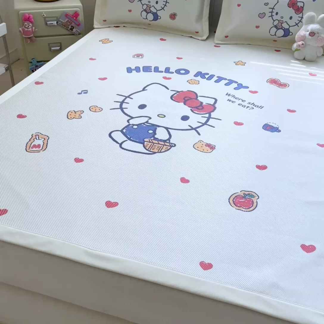 91家纺网 家纺一手货源 找家纺 （总）蓝邻 2025春夏新款正版三丽鸥600D冰藤大版数码印花凉席-场景一