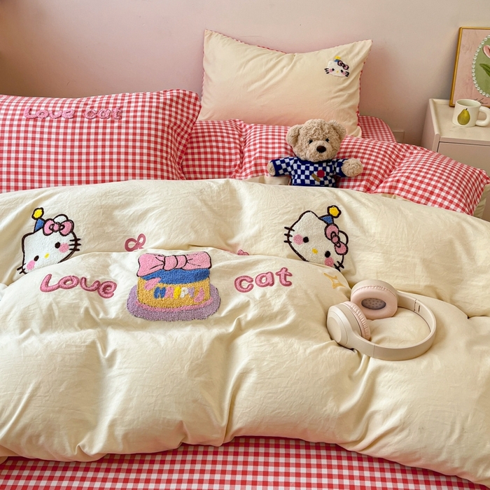 91家纺网 家纺一手货源 找家纺 雨帆  2025新款卡通水洗棉毛巾绣四件套 芝士粉格