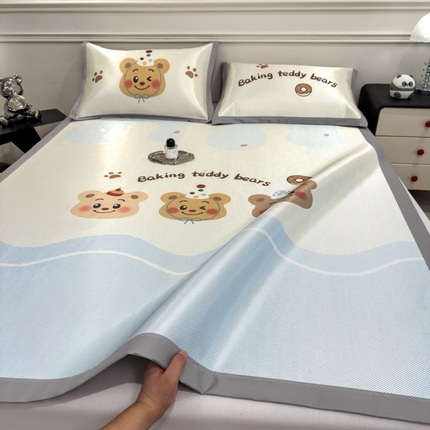 倾慕  2025新款数码大版时尚卡通风冰藤席 咪呢小熊