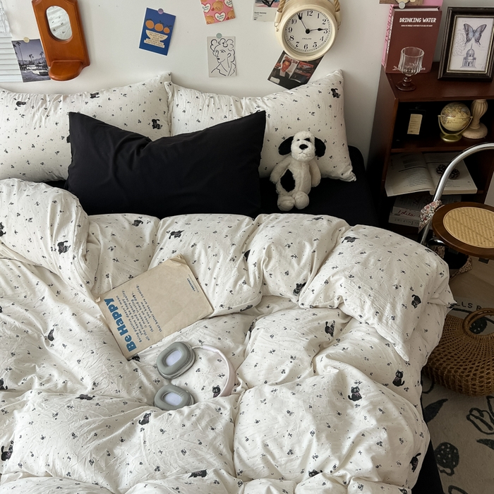 91家纺网 家纺一手货源 找家纺 罗亿家纺 罗亿家纺 2025新款软绵绵的双拼印花小清新云朵皱皱水洗棉四件套（含买家秀） 猫语日记