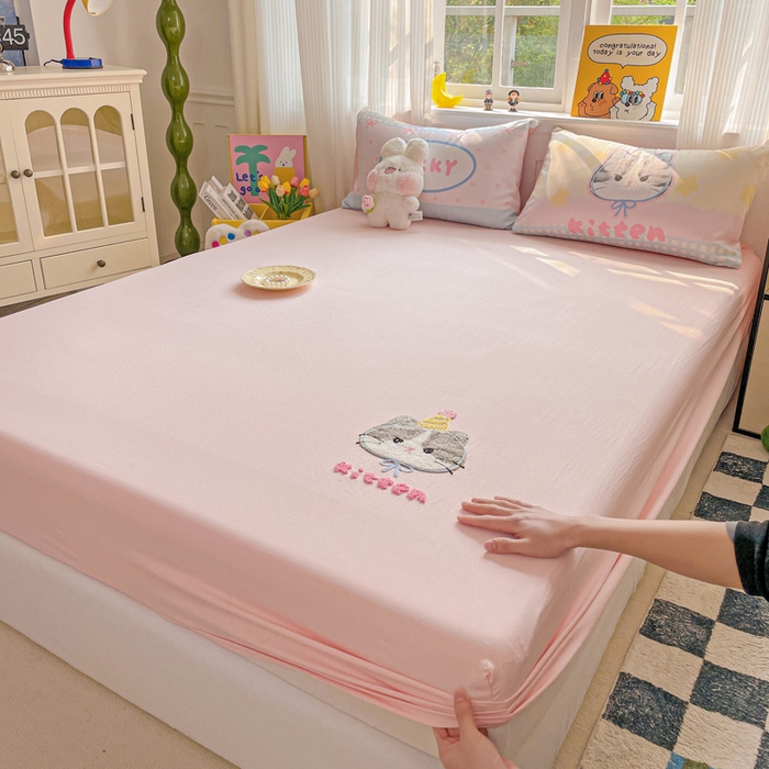 91家纺网 家纺一手货源 找家纺 海岛哥哥 2025春夏新款大版枕套毛巾绣床笠 大版个性猫咪