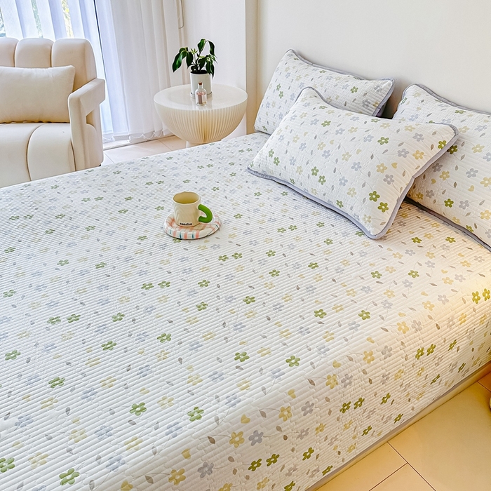 91家纺网 家纺一手货源 找家纺 橘夏家纺2025爆款棉感珍珠绸印花床盖三件套 朵朵花林--雅韵灰