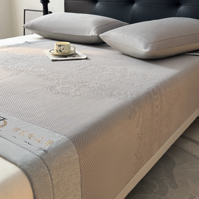 91家纺网 家纺一手货源 找家纺 怡源梦家纺2025新款冰豆豆凉席三件套-巴黎世家系列 巴黎世家 灰色