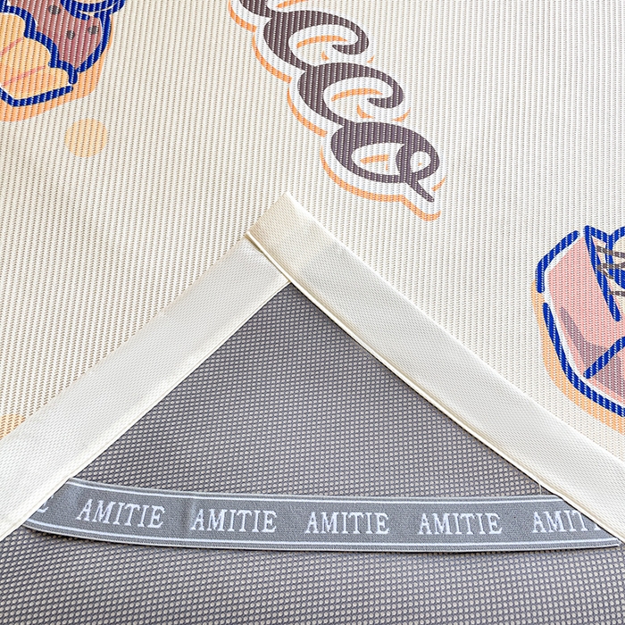 91家纺网 家纺一手货源 找家纺 蓝邻 2025春夏新款正版三丽鸥600D冰藤大版数码印花凉席-场景二 甜品帕恰狗