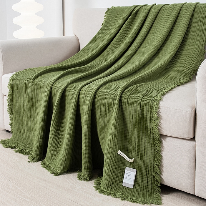 91家纺网 家纺一手货源 找家纺 皇寝世家家居 2025新款A类全棉针织四层纱苏流毯子沙发盖毯 午睡复古毛毯 静谧-海松色