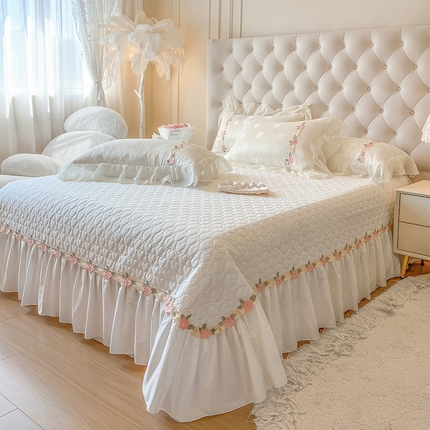 91家纺网 家纺一手货源 找家纺 瑞宝 2025新款全棉法式花边贡缎提花三件套-布蕾 布蕾-奶油白