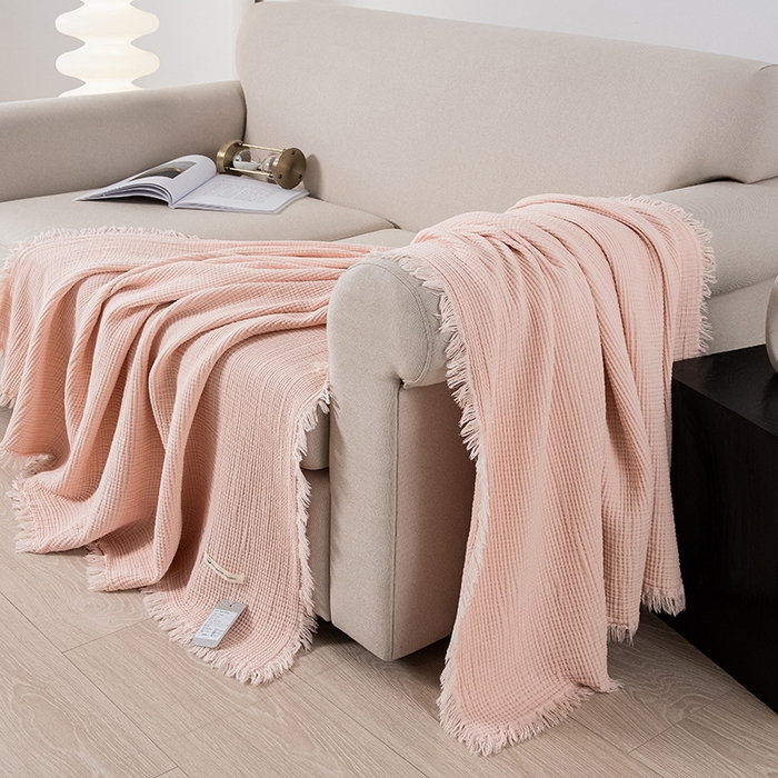 91家纺网 家纺一手货源 找家纺 皇寝世家家居 2025新款A类全棉针织四层纱苏流毯子沙发盖毯 午睡复古毛毯 静谧-杏色