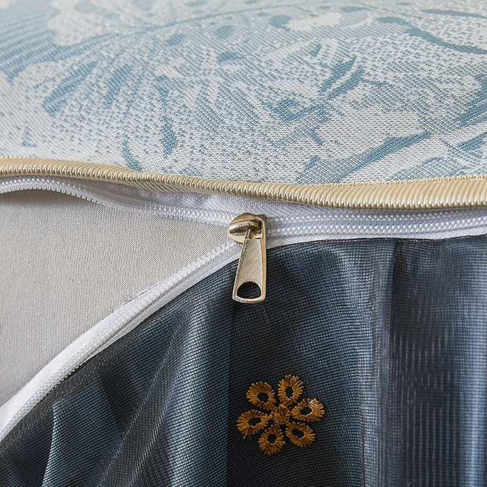 91家纺网 家纺一手货源 找家纺 情恒家纺   2025新款提花PE海洋丝可脱卸床裙席三件套 生如夏花 雾蓝