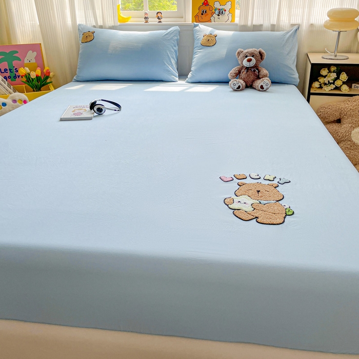 91家纺网 家纺一手货源 找家纺 海岛哥哥 2025春夏新款卡通毛巾绣床笠 幸运卡皮-蓝