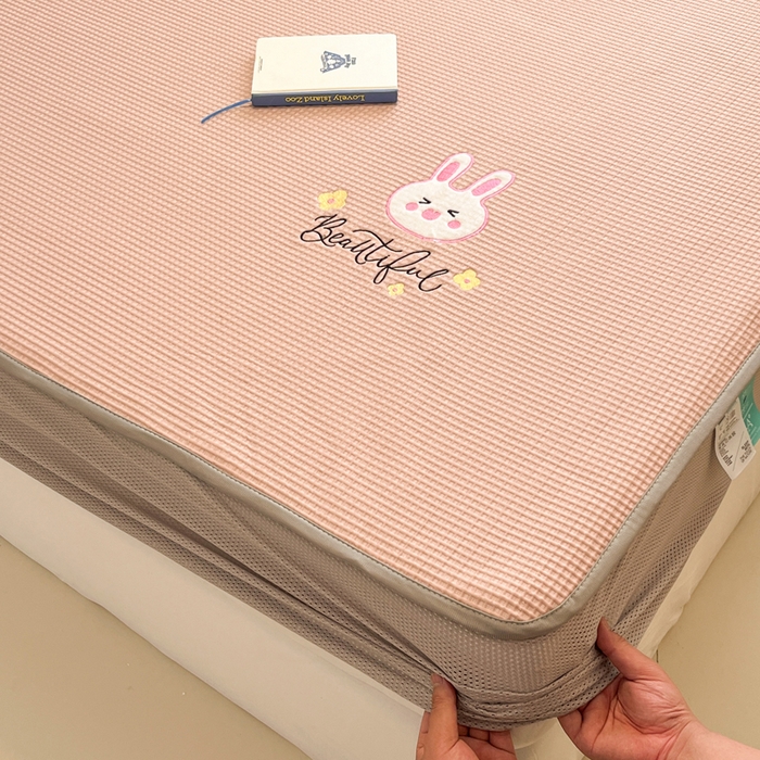 91家纺网 家纺一手货源 找家纺 雅居纺家纺 2025新款A类加厚三明治底华夫格绣花凉感席 床笠款-幸福兔