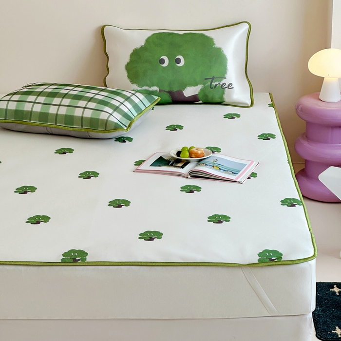 91家纺网 家纺一手货源 找家纺 如一2025A类ins大版数码卡通印花冰丝凉感席 绿森林-床笠-床笠