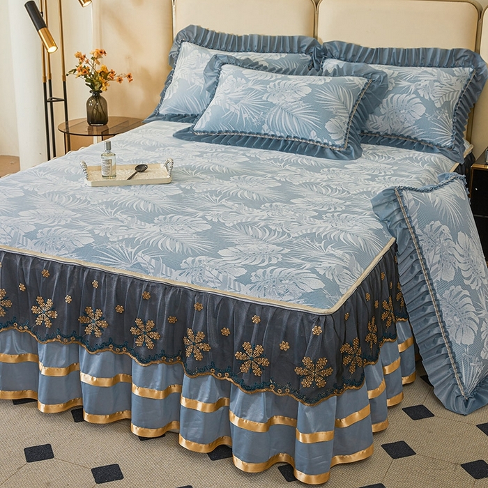 91家纺网 家纺一手货源 找家纺 情恒家纺   2025新款提花PE海洋丝可脱卸床裙席三件套 生如夏花 雾蓝