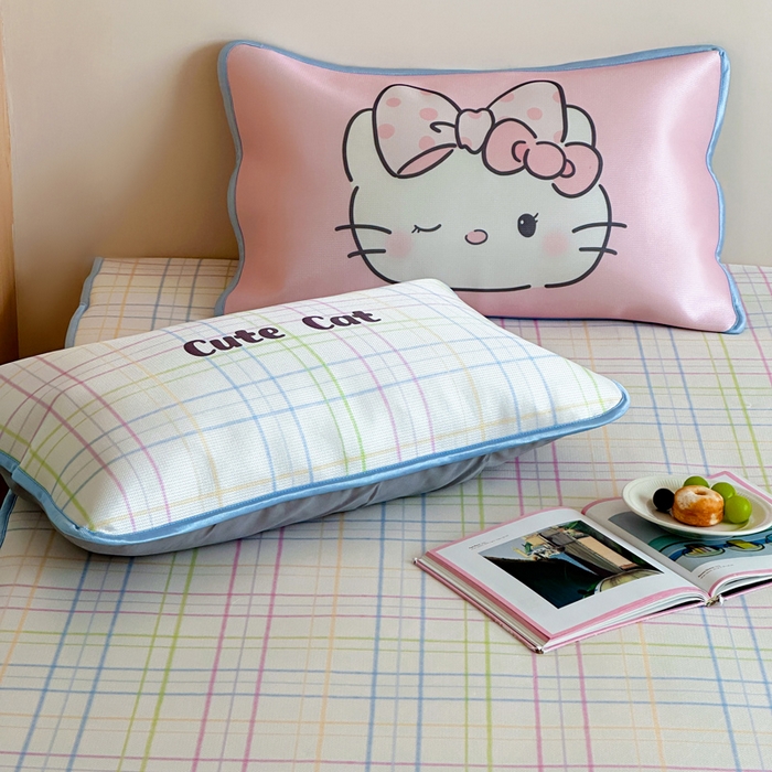 91家纺网 家纺一手货源 找家纺 如一2025A类ins大版数码卡通印花冰丝凉感席 领结猫-床笠