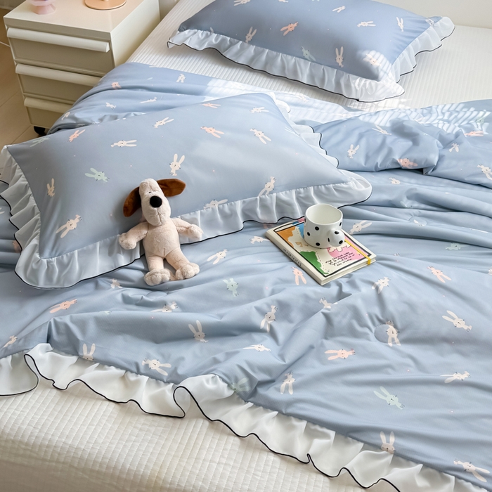 91家纺网 家纺一手货源 找家纺 九花鹿 2025新款凉感提花夏被 啵啵兔(浅蓝）