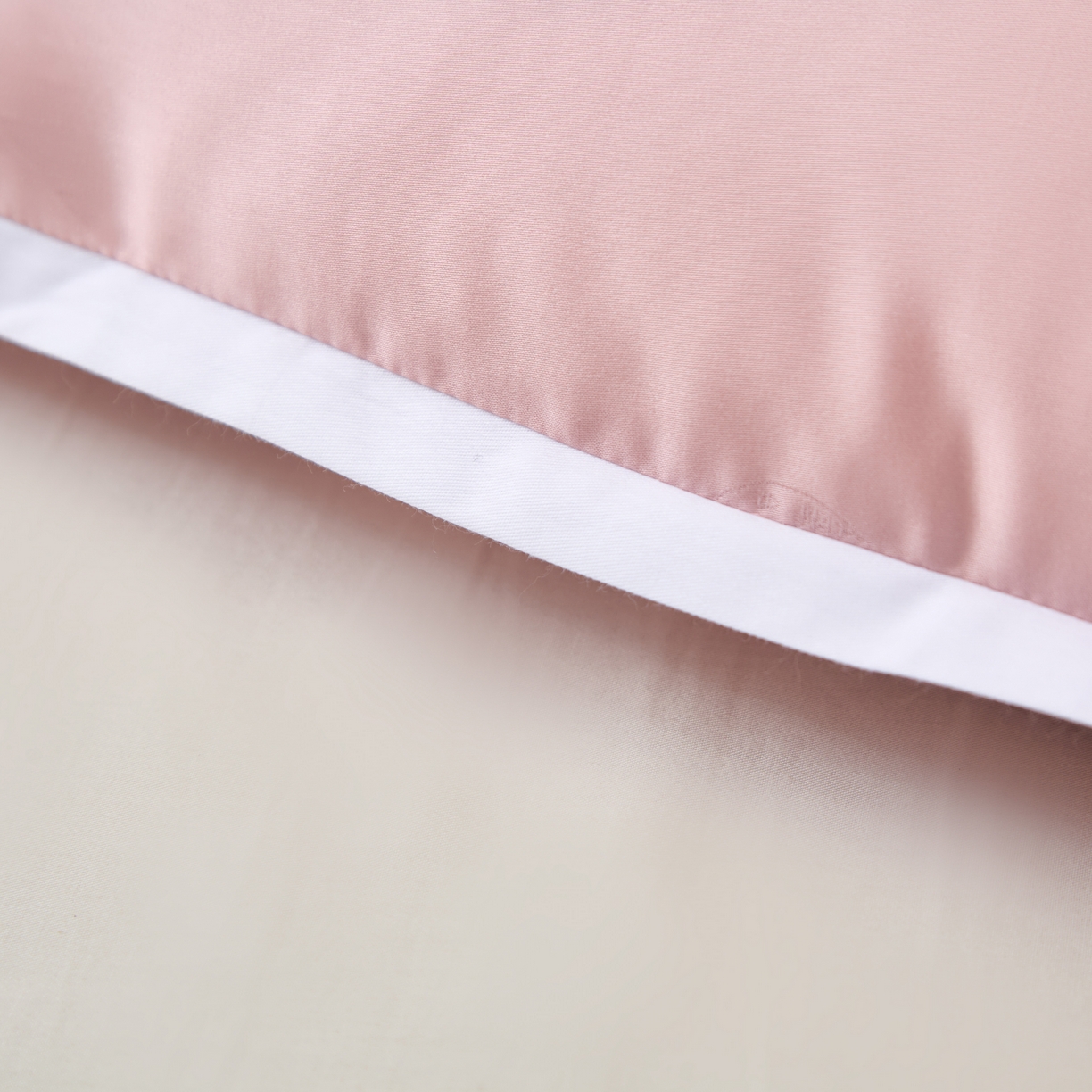 91家纺网 家纺一手货源 找家纺 梵希良品 2025新款超柔蚕丝蛋白枕头枕芯 粉色48x74cm低枕