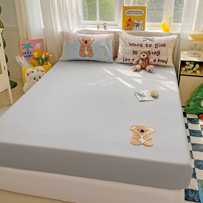 91家纺网 家纺一手货源 找家纺 海岛哥哥 2025春夏新款大版枕套毛巾绣床笠 大版佛系考拉