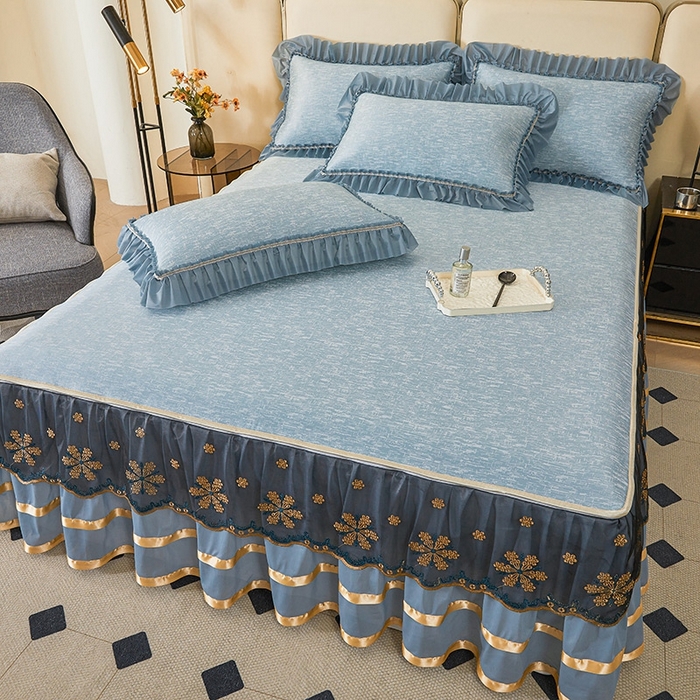 91家纺网 家纺一手货源 找家纺 情恒家纺   2025新款提花PE海洋丝可脱卸床裙席三件套 迷雾森林 雾蓝